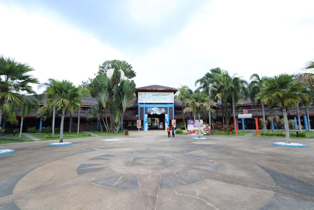 Bukit Merah Laketown Resort Taiping Exteriör bild